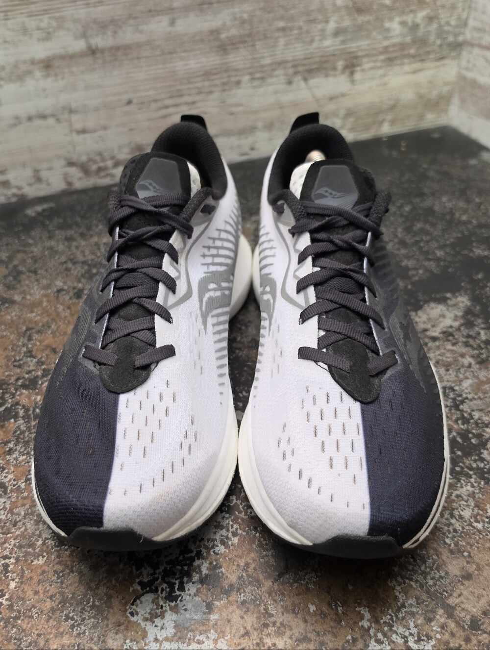 Mens Saucony Endorphin Speed 2 Running Shoes Sz 9 S20688-60 Black White